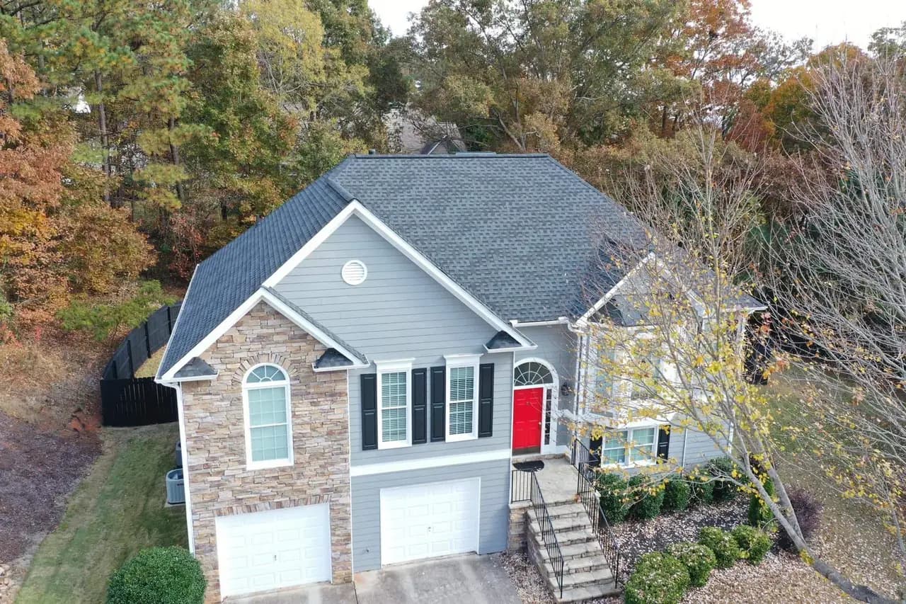 Platinum Roofing: new architectural shingle roof on a North Georgia home
